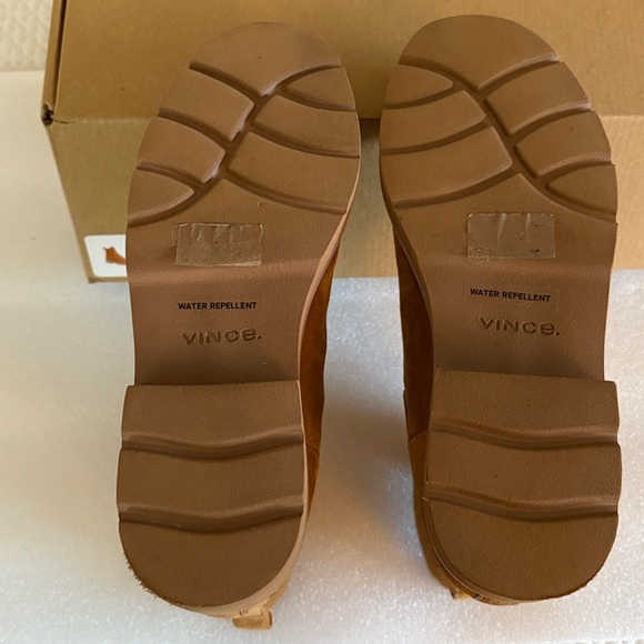 Vince rue tan Chelsea lug sole suede WATER REPELLENT boot size 7.5 / 38 NIB - Picture 8 of 16